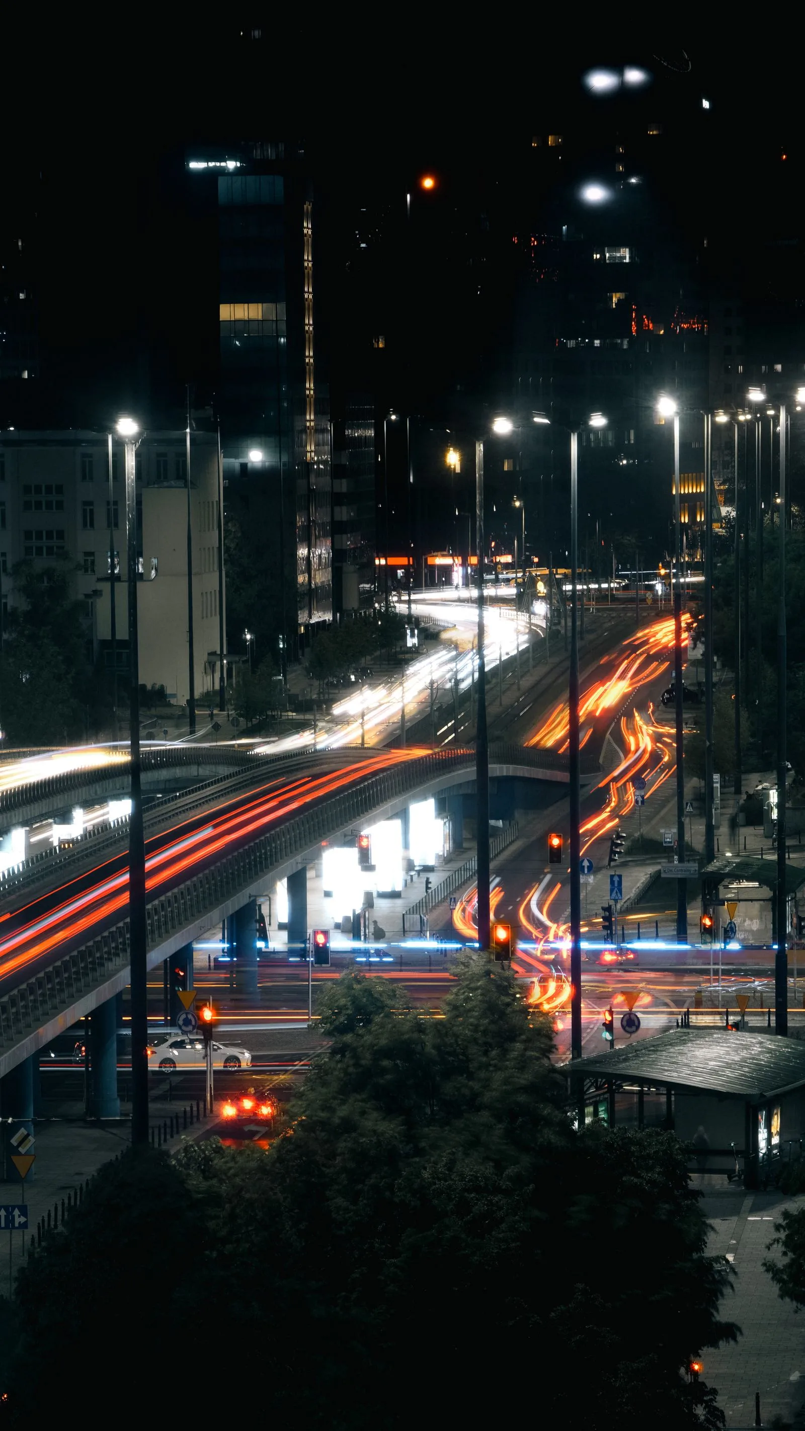 Chauffeur privé à Lyon la nuit : disponibilité, tarifs et conseils