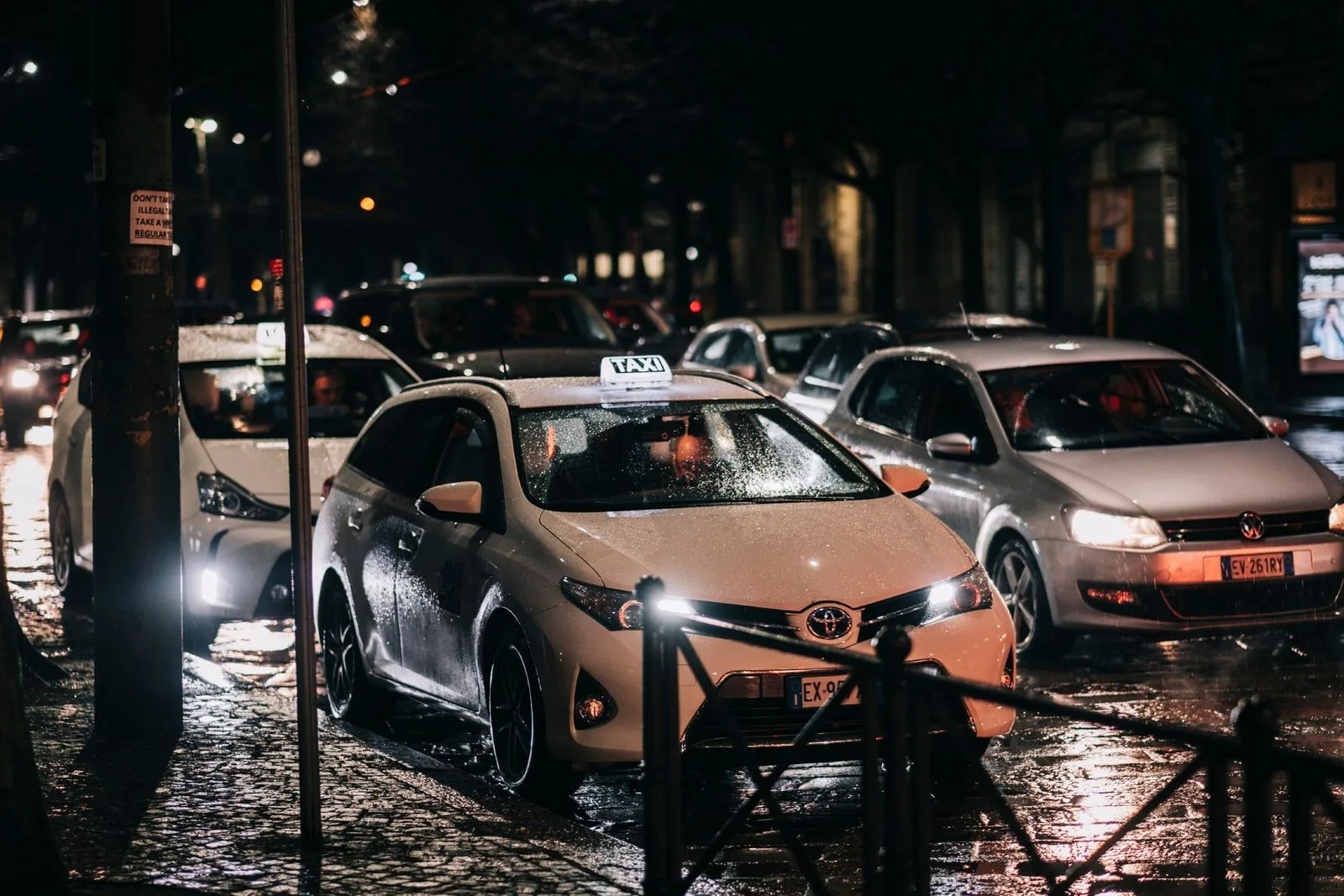 VTC vs Taxi : quelles différences et pourquoi choisir un chauffeur privé ?